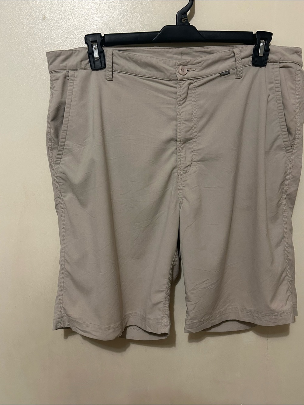 Cariloha Men's Bamboo Fit Golf Chinos Flat-Front Light Taupe Sz 38 Stretch